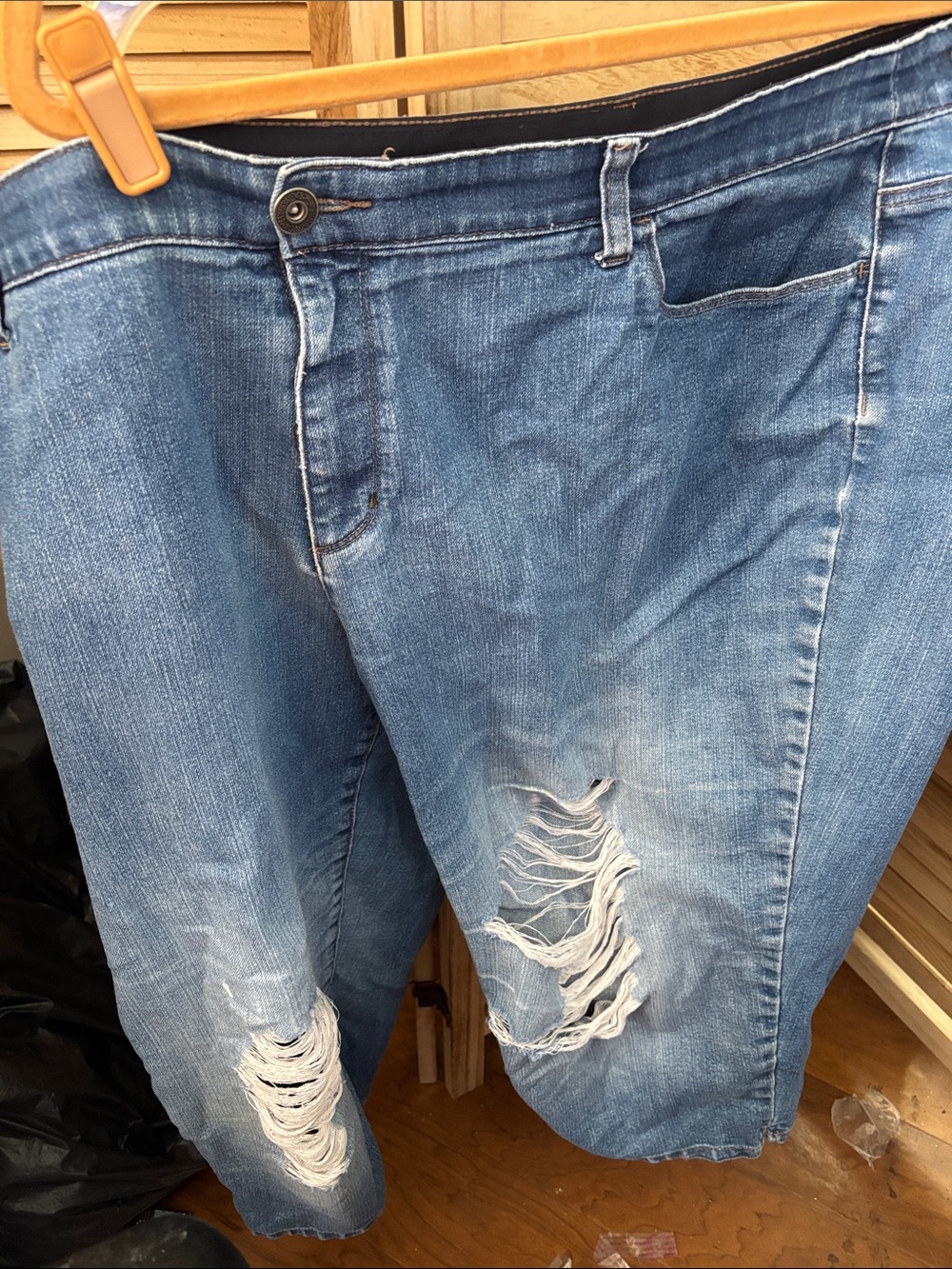 CJ Banks Light Blue Stretch Denim Capris 20W